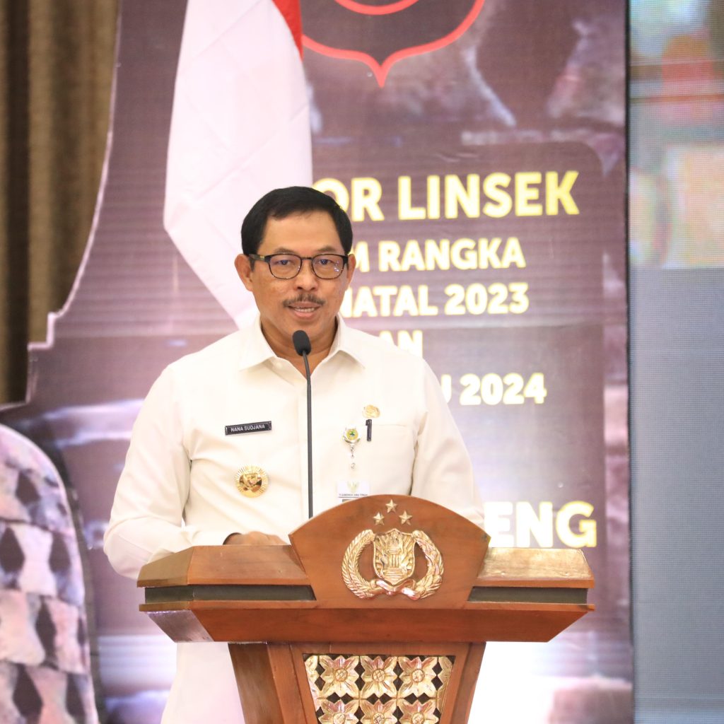 Nana Sudjana saat hadir di Rapat Koordinasi Lintas Sektoral dalam rangka Kesiapan Pengamanan Natal 2023 dan Tahun Baru 2024. Foto: Humas Pemprov Jateng