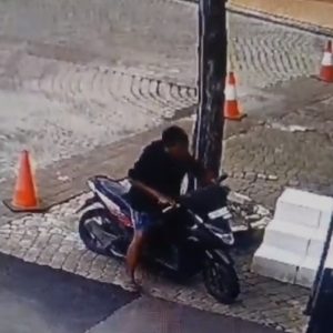 Polisi Buru Pelaku Pencurian Motor di Balai Kota Semarang