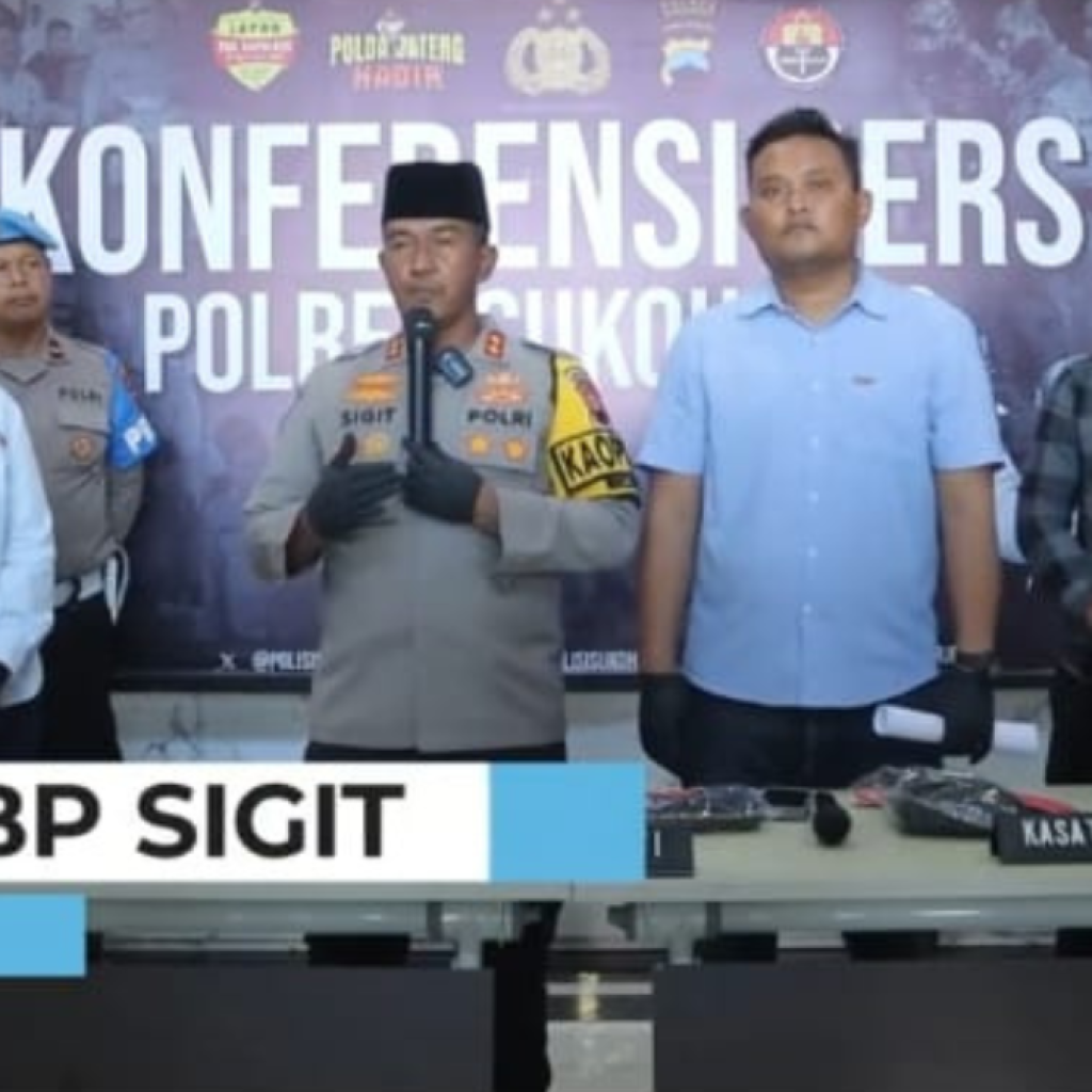 Polres Sukoharjo saat melakukan konferensi pers terkait penganiayaan santri Az-Zayadiyy. Foto: instagram.com/polisisukoharjo