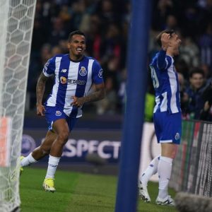 Gol Telat Wenderson Galeno Antar Porto Kandaskan Arsenal