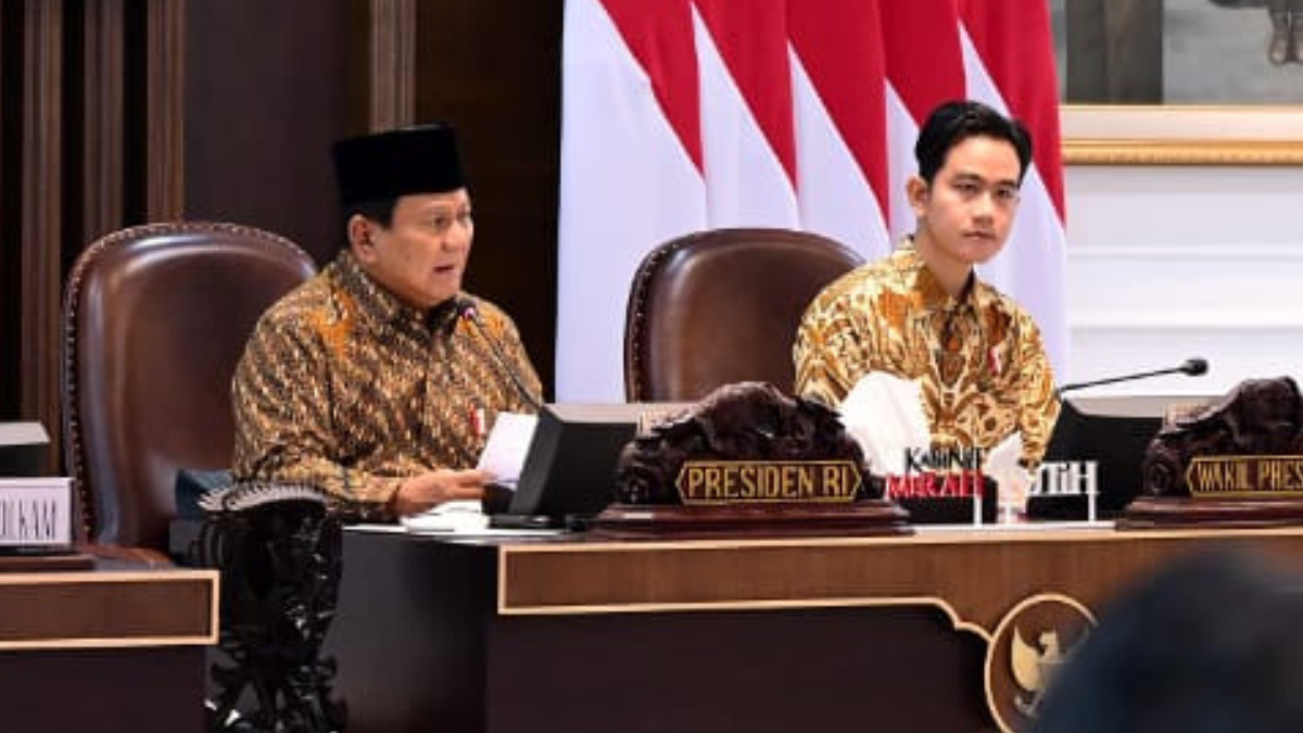 Prabowo saat menjelaskan alasan melakukan pembekalan menteri Kabinet Merah Putih di Magelang. Foto: menpan.go.id