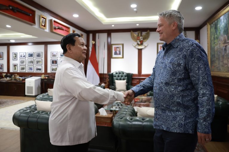 Sekjen OECD, Mathias Cormann temui Menhan Prabowo Subianto. Foto: Laman Kemhan RI