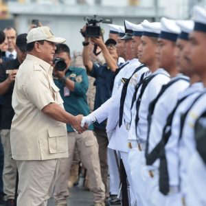 Kembali Kirim Bantuan Kemanusiaan ke Palestina, Menhan Prabowo Lepas Keberangkatan KRI Radjiman