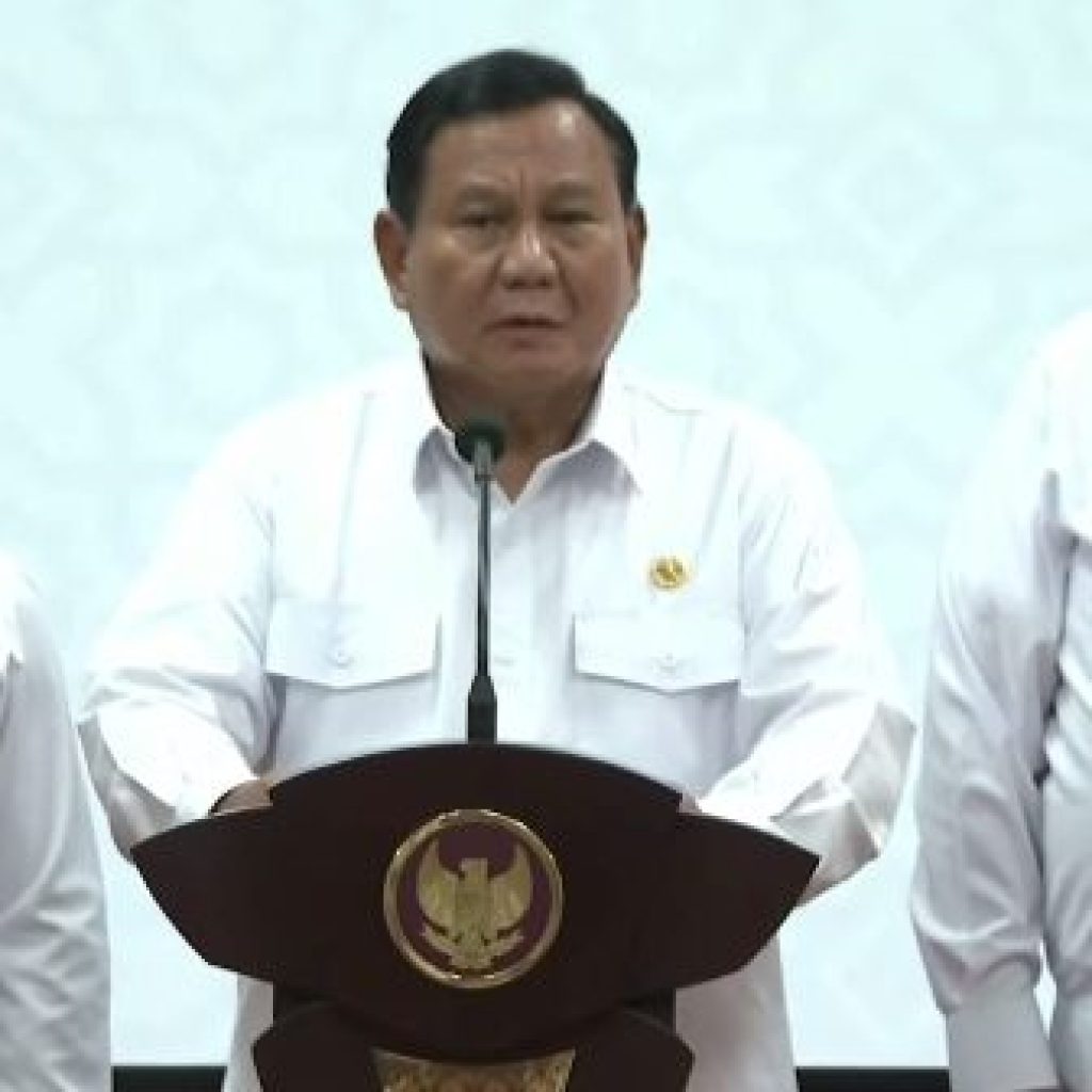 Prabowo Subianto akan menaikkan upah minimum nasional sebesar 6,5 persen. Foto: Tangkapan Layar YouTube Sekretariat Presiden