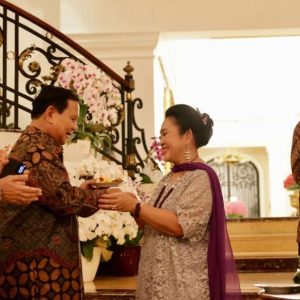 Hadir di Acara Ulang Tahun Titiek Soeharto, Prabowo Berikan Harapan dan Doa