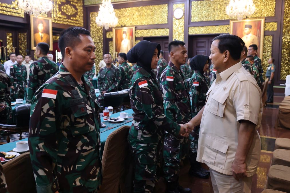Prabowo beri arahan kepada nakes TNI. Foto: Istimewa