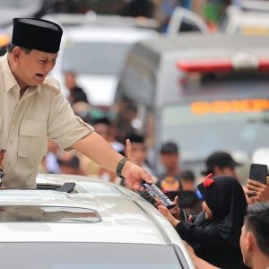 Prabowo Resmi Diberi Gelar ‘Sahabat Santri’ di Pondok Pesantren Genggong Probolinggo