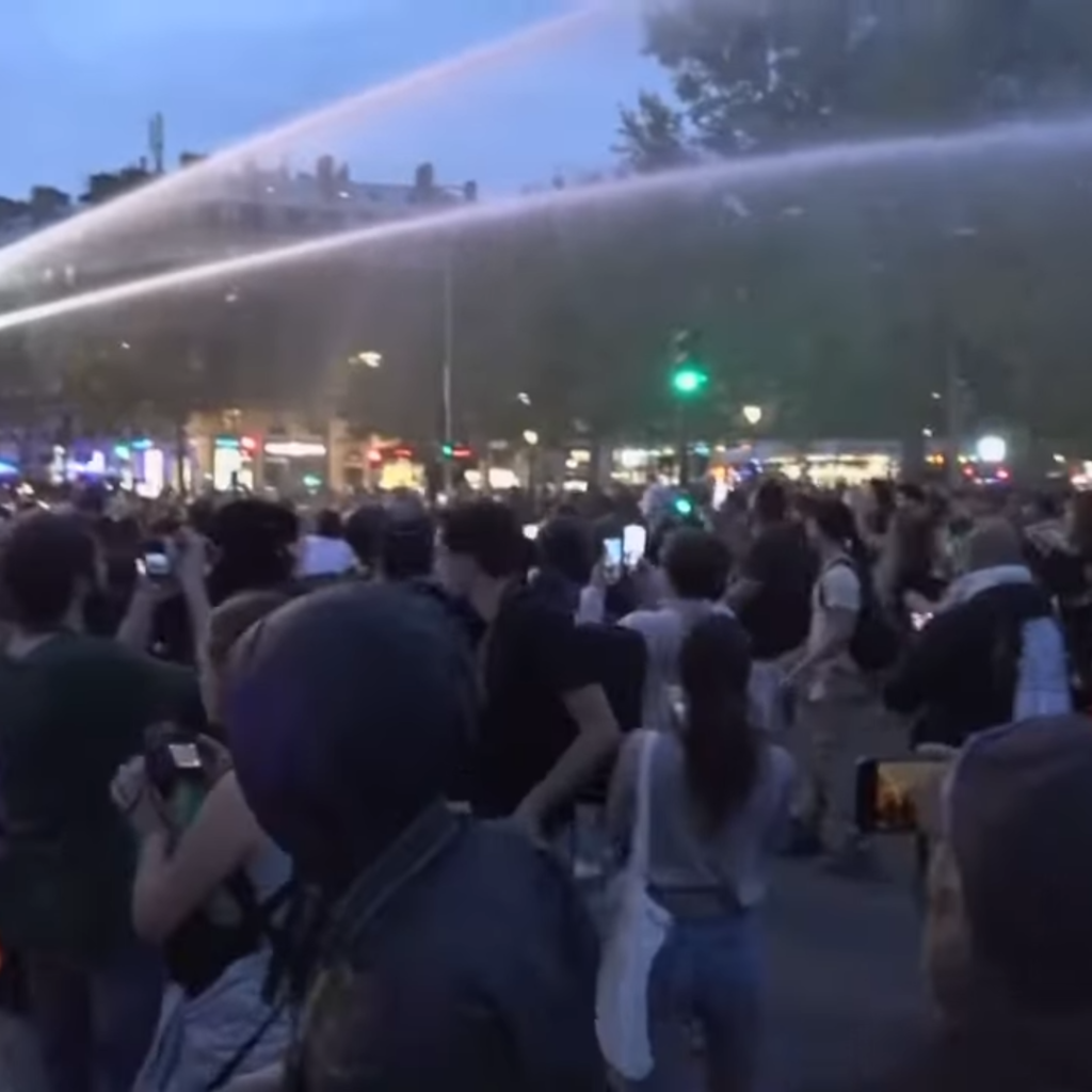 Hindari kekacauan publik, Prancis larang demo dukung Palestina. FOTO: Tangkapan Layar YouTube WSJ News