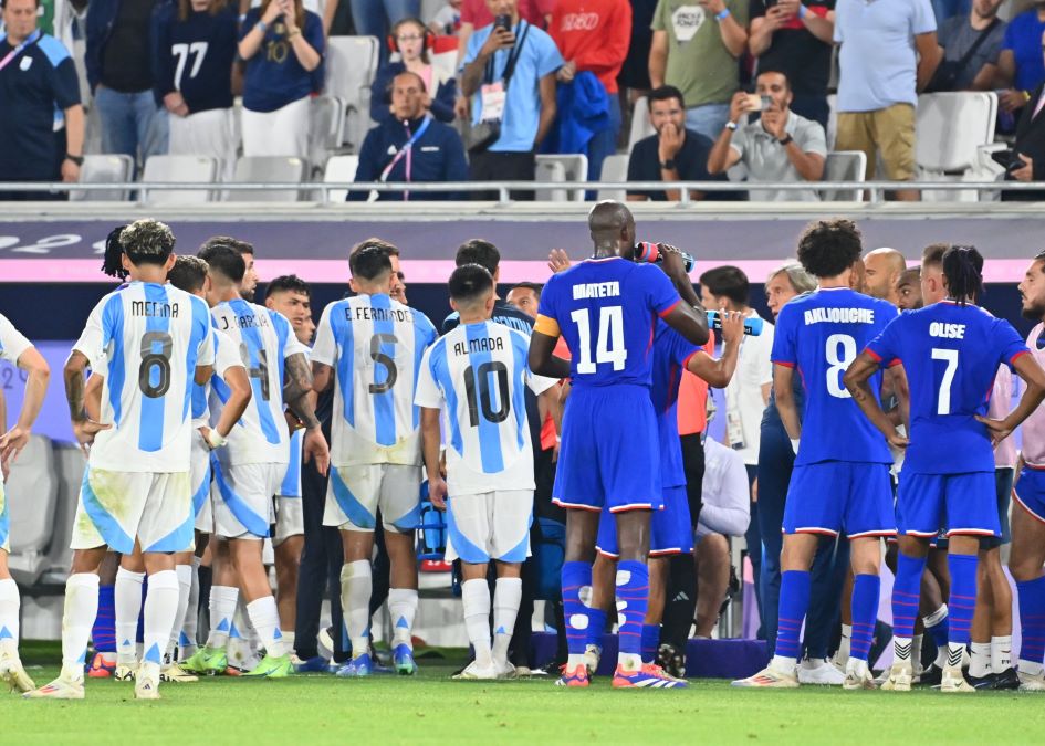 Terjadi keributan antara timnas Prancis vs Argentina dalam Olimpiade 2024. Foto: x.com/equipedefrance