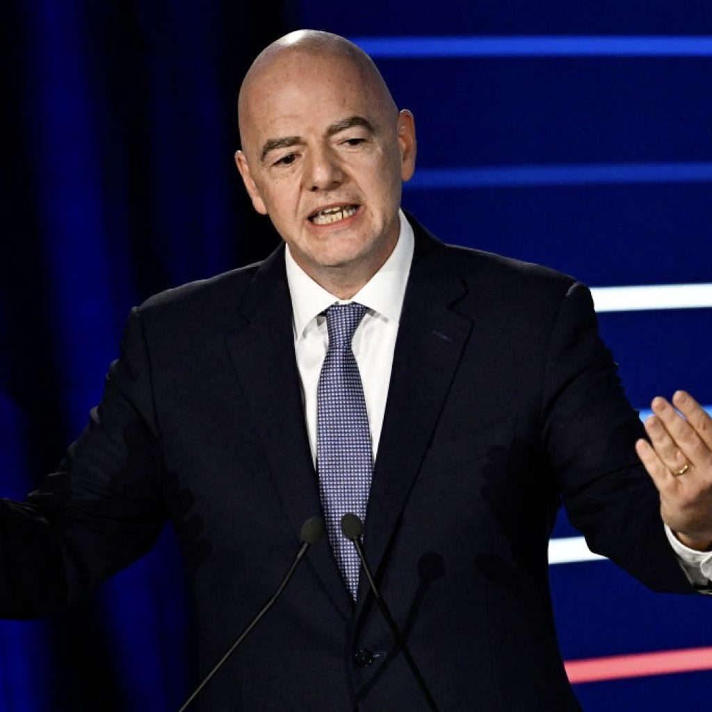 Presiden FIFA Menolak Kartu Biru di Level Elite Sepak Bola