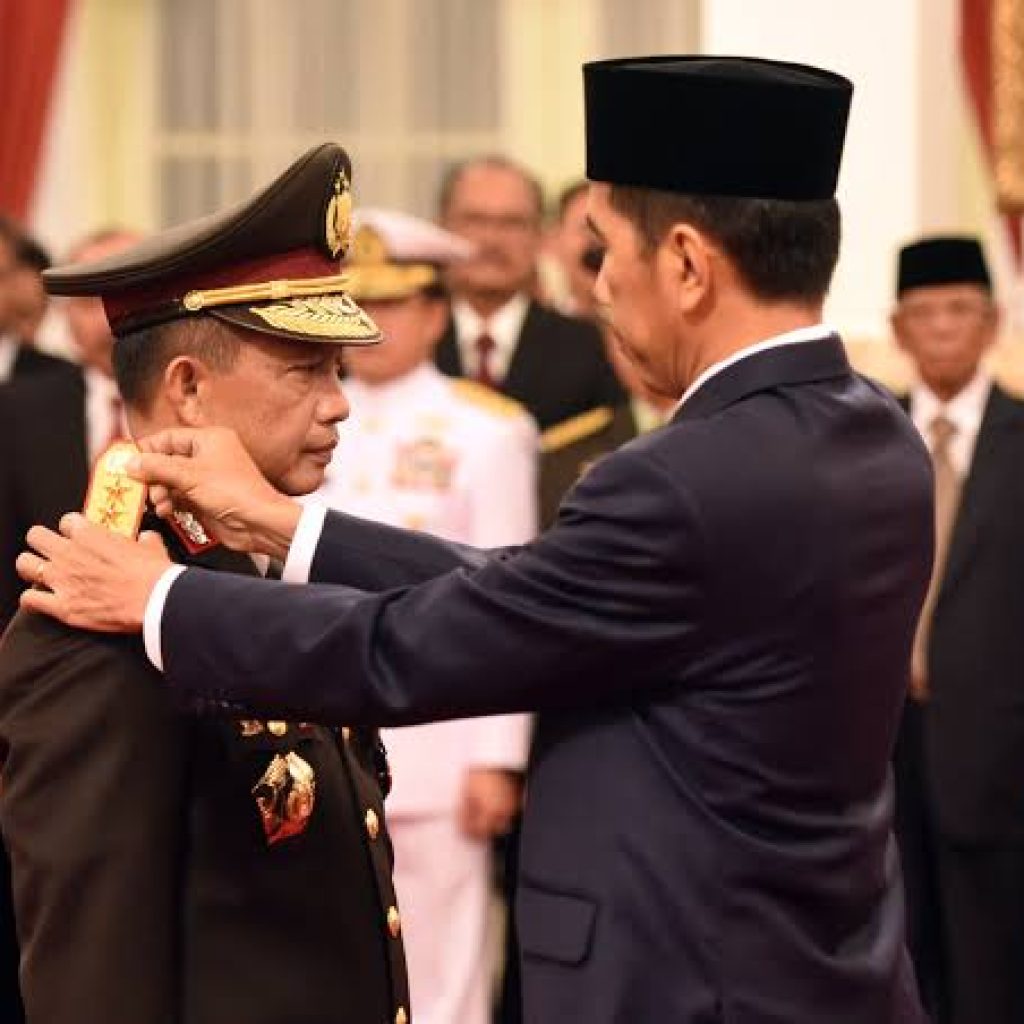 TUTURPEDIA - Jokowi Ungkap Alasan Tunjuk Tito Karnavian Gantikan Mahfud MD Jadi Plt Menko Polhukam