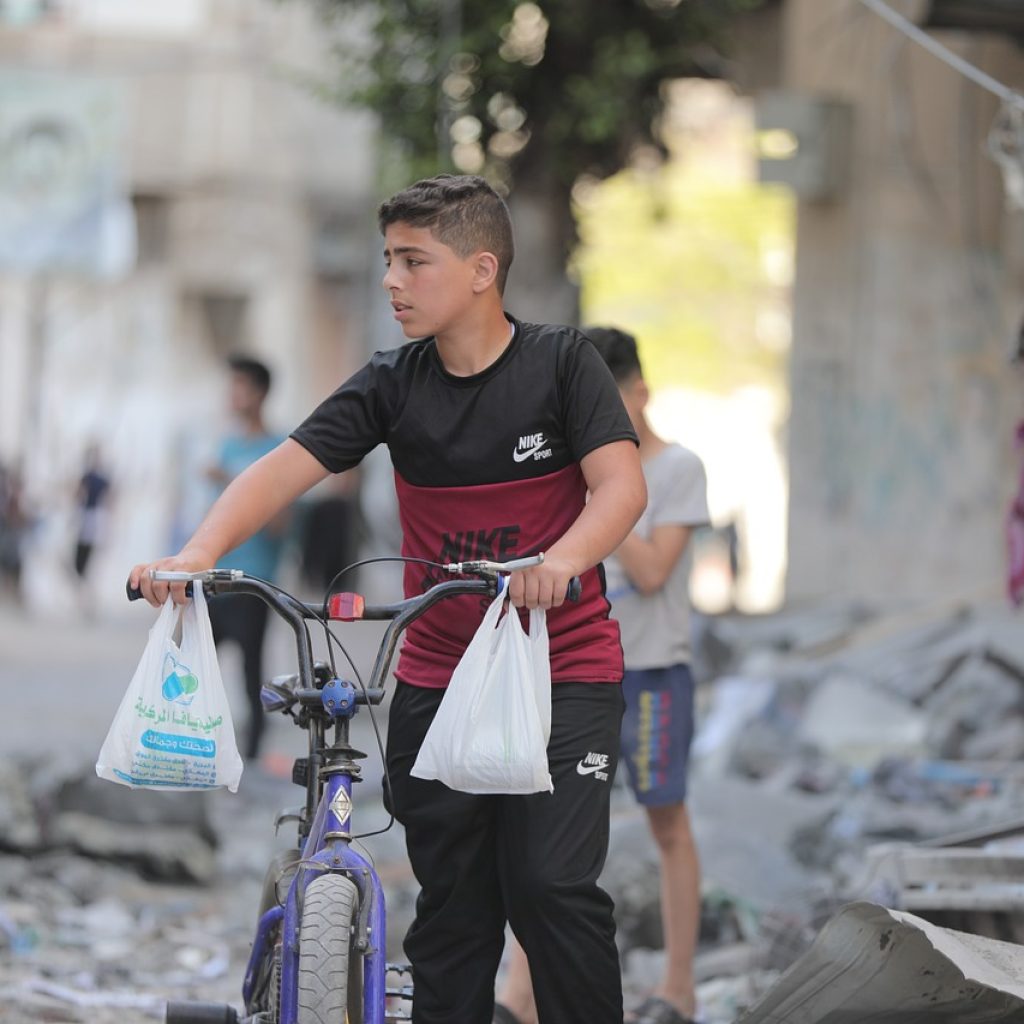 TUTURPEDIA - Bantuan ke Gaza Masih Terhambat, Presiden Mahmoud Abbas Desak Palestina Lakukan Pemilu