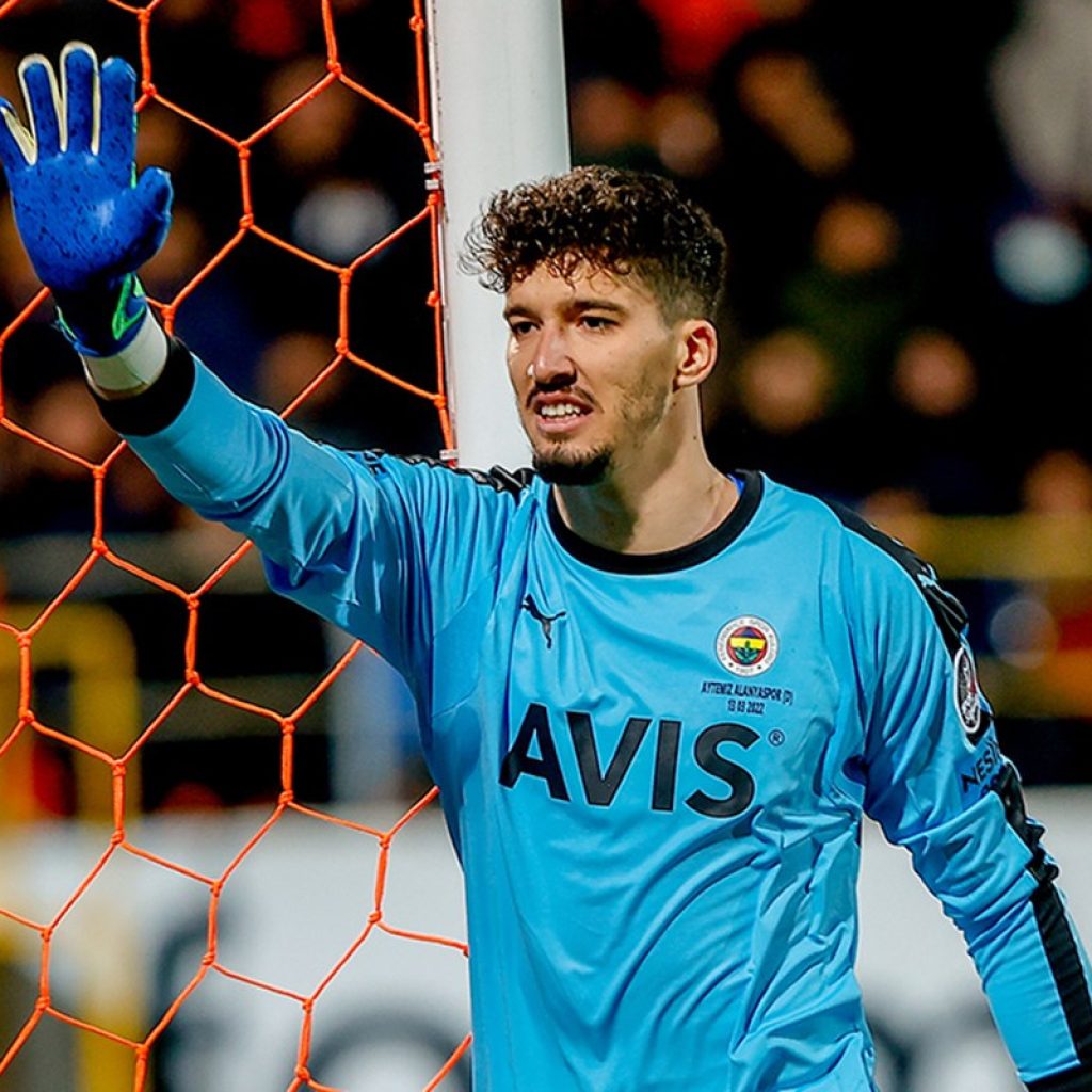 Altay Bayindir, Kiper Muda Incaran Manchester United dari Turki. (Foto: NTVSpor)
