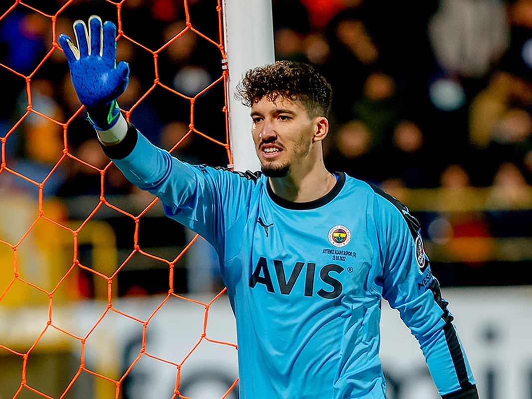 Altay Bayindir, Kiper Muda Incaran Manchester United dari Turki. (Foto: NTVSpor)