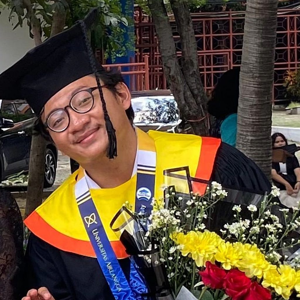 Inilah Profil Miko, Wisudawan Terbaik Unair Asal Blora yang Raih IPK 3,89