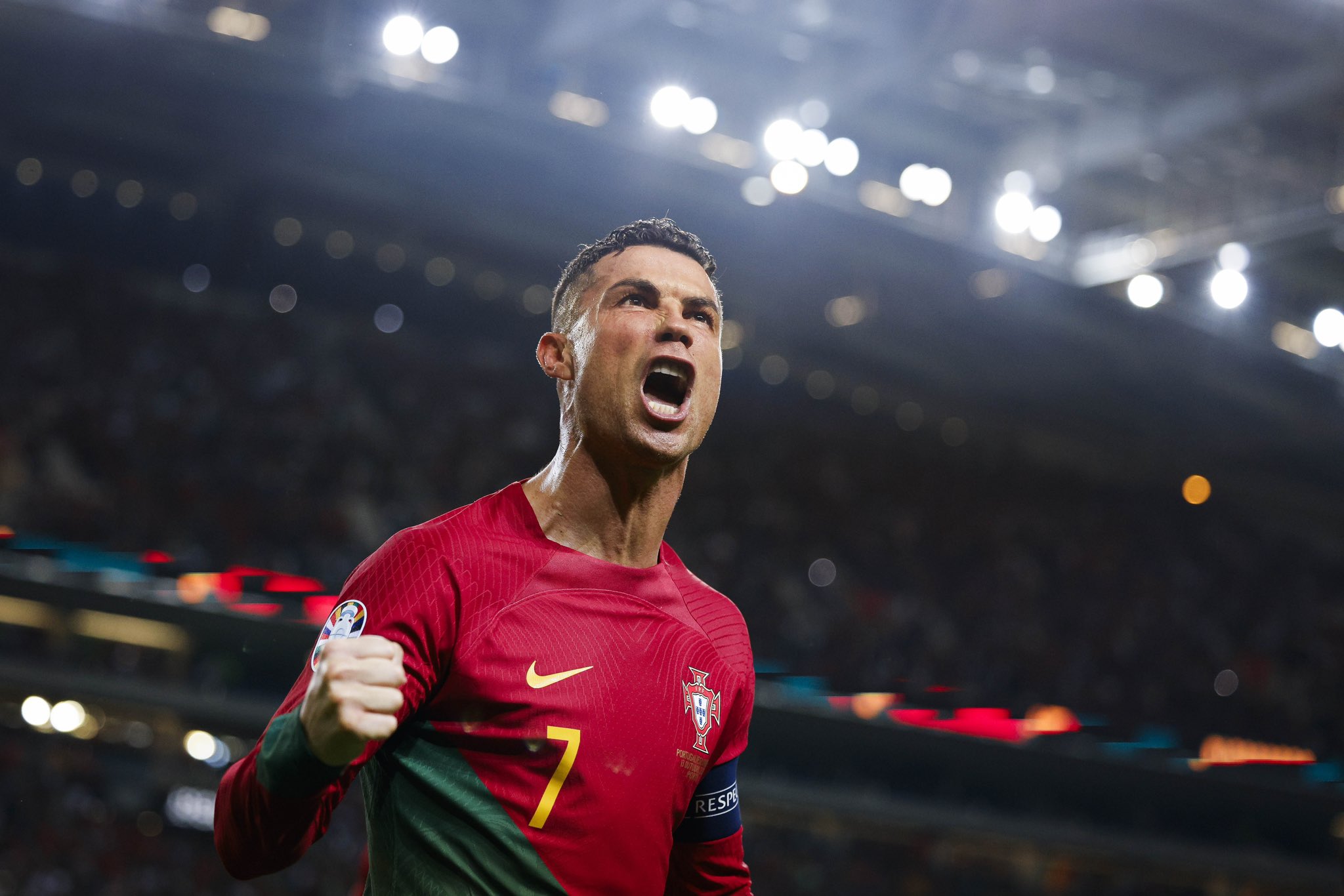 Promosikan NFT Binance, Ronaldo terancam denda Rp15 M. Foto: x.com/Cristiano