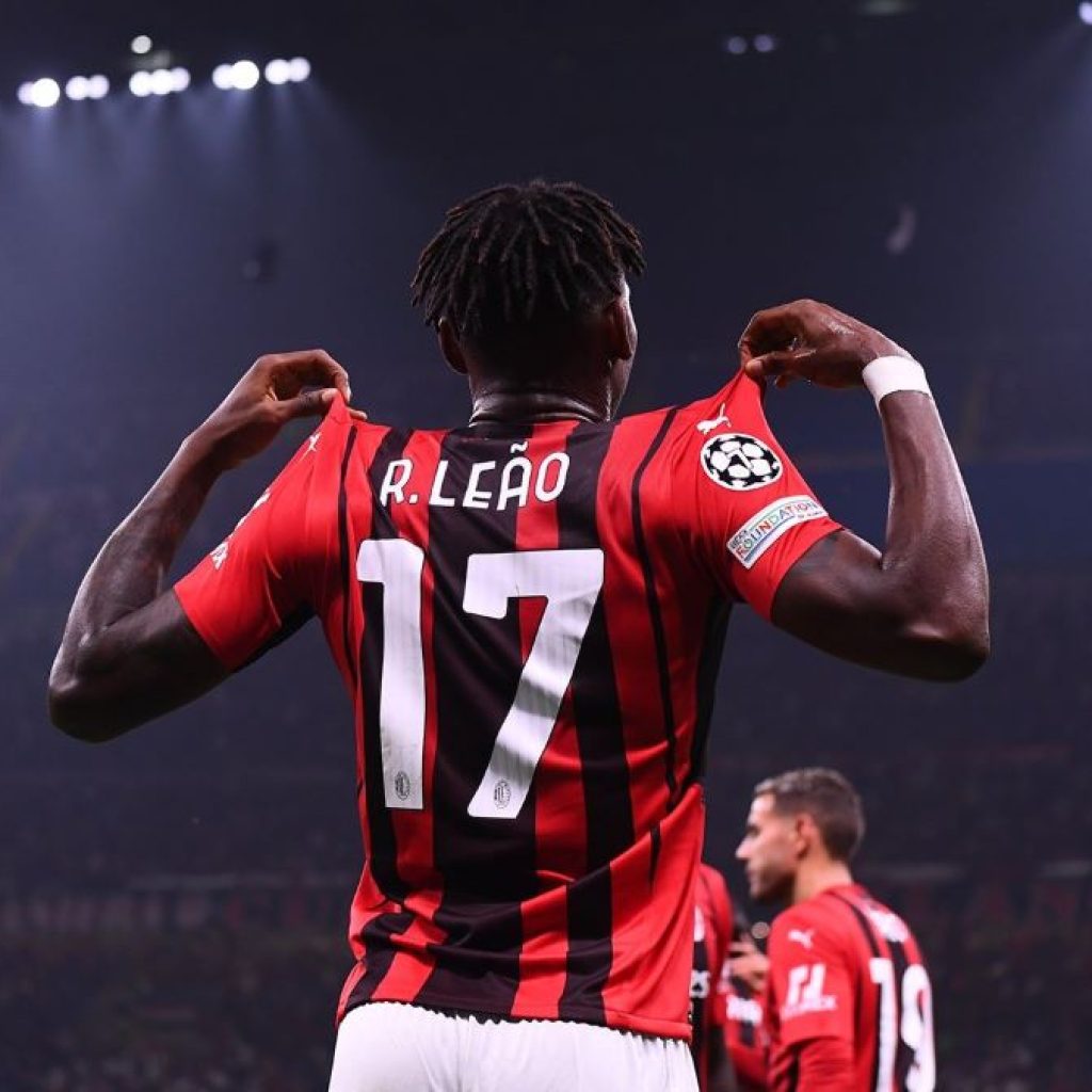 Rafael Leao jadi target pengganti Mbappe di PSG. Foto: x.com/acmilan