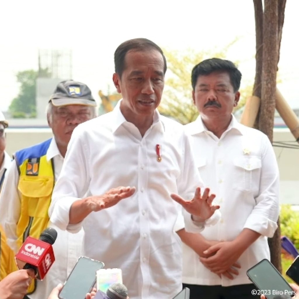 Respons Jokowi soal kritik BEM UGM yang menobatkannya sebagai alumnus paling memalukan. Foto; Tangkapan layar YouTube Sekretariat Presiden.