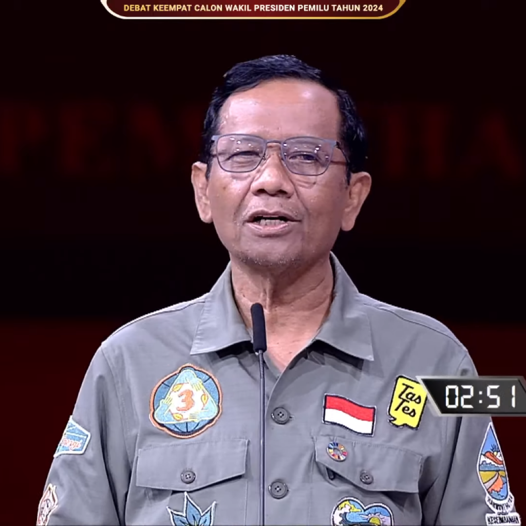 TUTURPEDIA - Mahfud MD Sebut Aparat Backing Tambang Ilegal pada Debat Cawapres 2024, KSAD Beri Respons Begini 