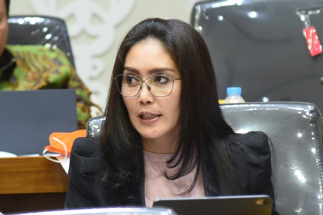 Rieke Diah Pitaloka desak KPU dan DPR taat putusan MK dalam proses pilkada. Foto: dpr.go.id/Jaka