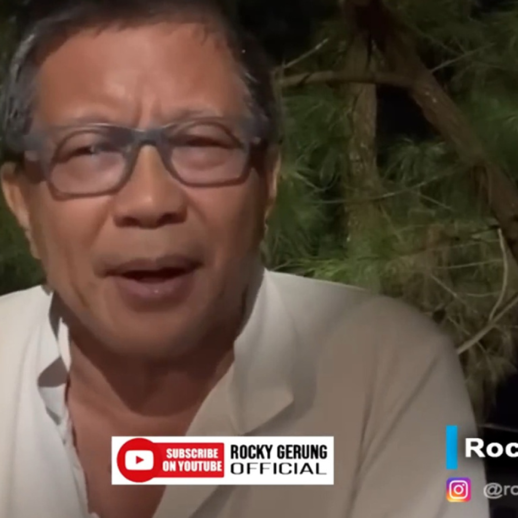 Rocky Gerung menanggapi soal pelaporan dirinya usai sebut Gibran tiap minggu terima menteri. Foto: Tangkapan Layar YouTube Rocky Gerung Official