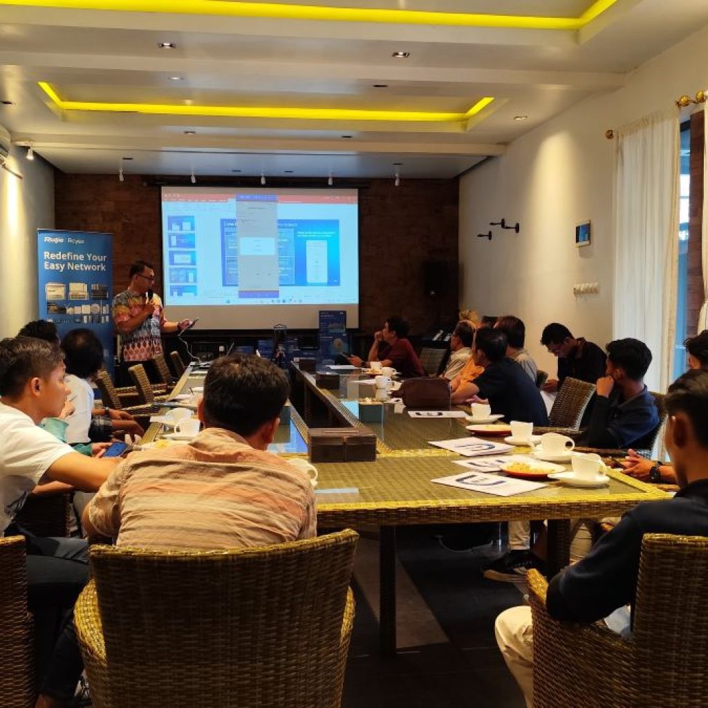 TUTURPEDIA - Tingkatkan Pengetahuan Jaringan, Komunitas Installer dan CCTV Blora Gelar Belajar Bareng Bersama Ruijie