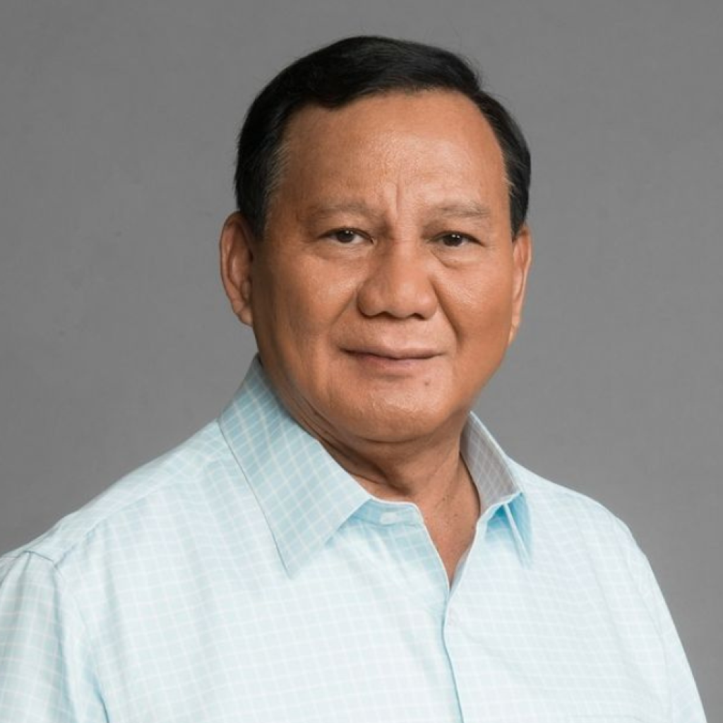 Prabowo Menikmati Sesi Berenang Pagi Sebelum Menghadapi Debat Capres 2024 Terakhir