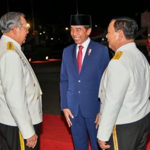 Beri Penghargaan Dharma Pertahanan Utama, Tercipta Momen Akrab Jokowi-SBY-Prabowo di HUT TNI ke-78