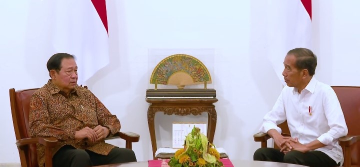 Presiden ke-6 RI Susilo Bambang Yudhoyono (SBY) menemui Presiden Jokowi di Istana Merdeka, Jakarta, Sabtu (21/9/2024). Foto: Tangkapan Layar YouTube Sekretariat Presiden