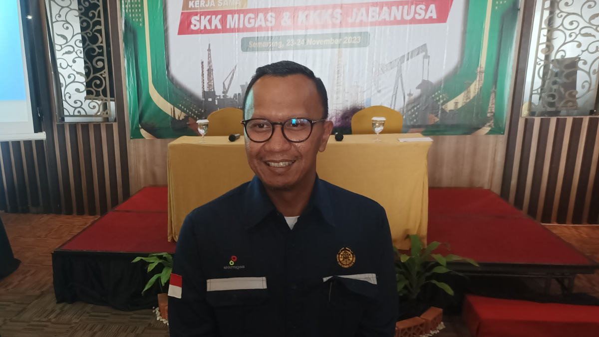 Kepala Departemen Komunikasi dan Formalitas SKK Migas Jabanusa Febrian Ihsan, berikan keterangan saat di wawancarai awak media. Foto: Dok. Lilik Yuliantoro