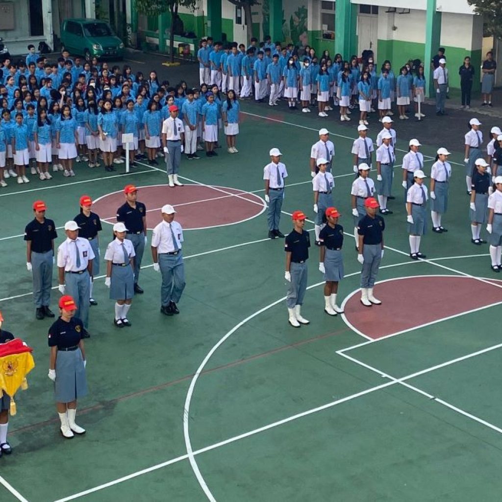 SMK Theresiana Semarang gelar class meeting dan upacara saat HUT ke-79 RI. Foto: SMK Theresiana