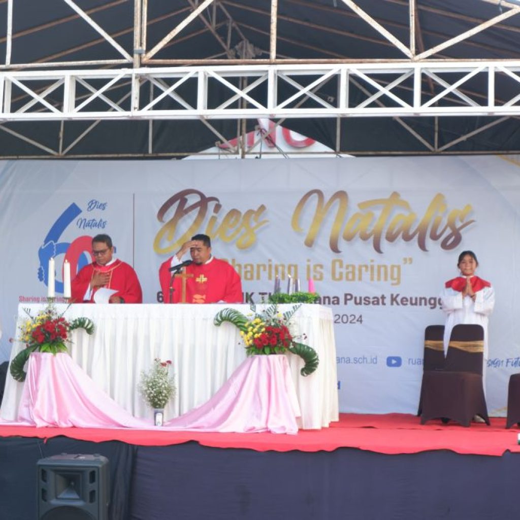 SMK Theresiana Semarang memperingati hari jadi ke-60. Foto: SMK Theresiana Semarang