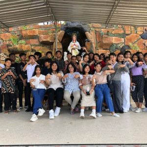 Ajarkan Kebhinekaan pada Siswa, SMP Maria Goretti Semarang Gelar Kegiatan Live In