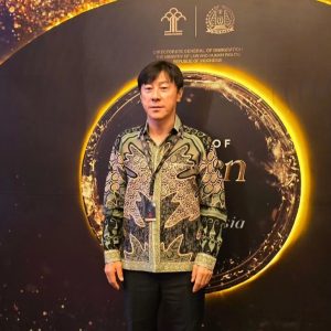 Presiden Jokowi Hadiahkan Golden Visa untuk Shin Tae-yong, Bentuk Apresiasi atas Kontribusi bagi Indonesia