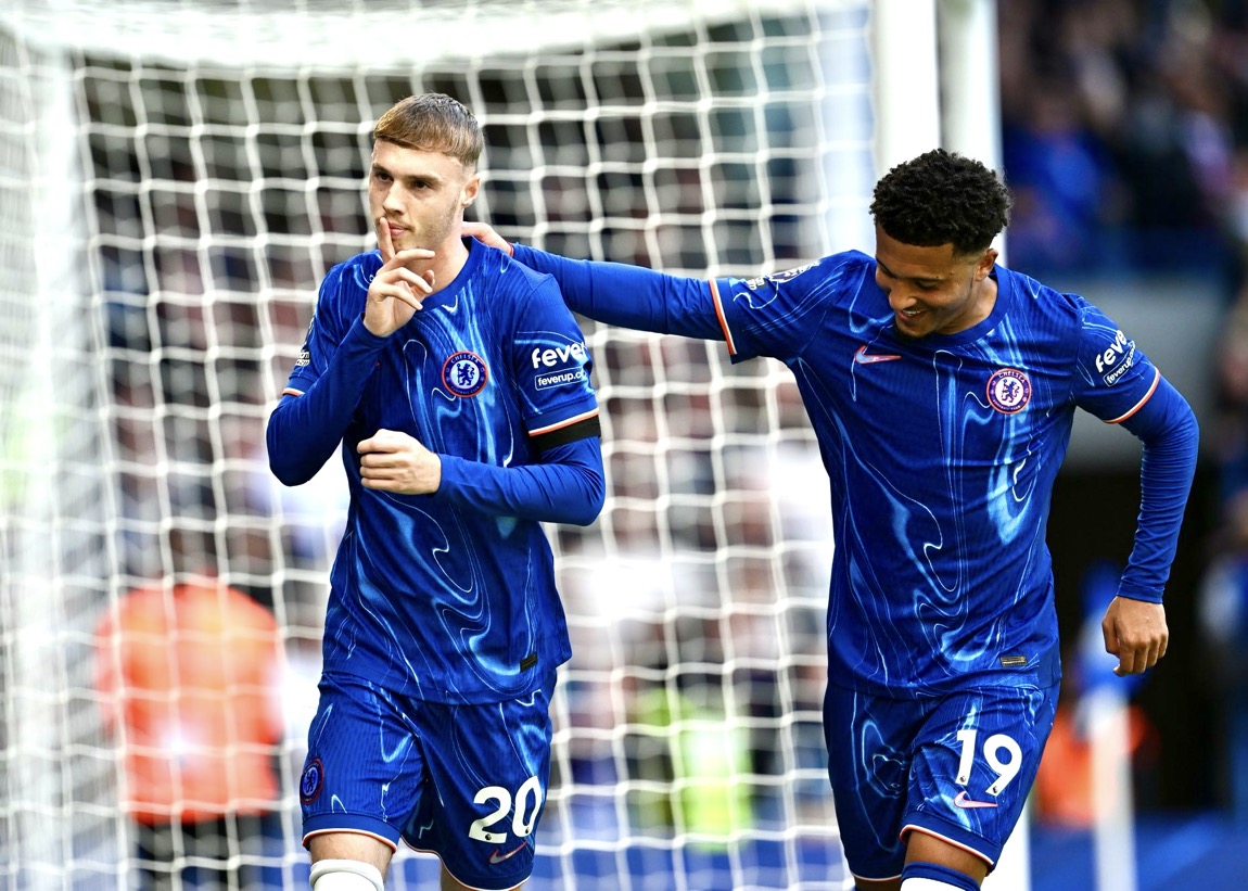 Pemain Chelsea, Jadon Sancho dan Cole Palmer. Foto: x.com/Sanchooo10