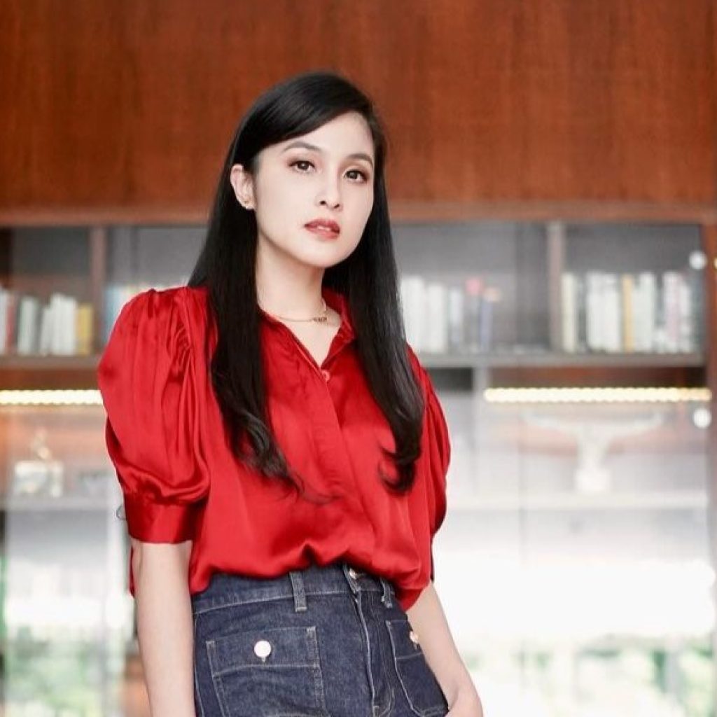 Sandra Dewi menutup kolom komentar akun Instagram usai heboh kasus korupsi yang menjerat suaminya. Foto: instagram.com/sandradewi88
