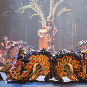 Sanggar Nyi Pandansari Hadirkan Tarzan dan Jane di Pertunjukan Raja Rimba Fauna Nusantara