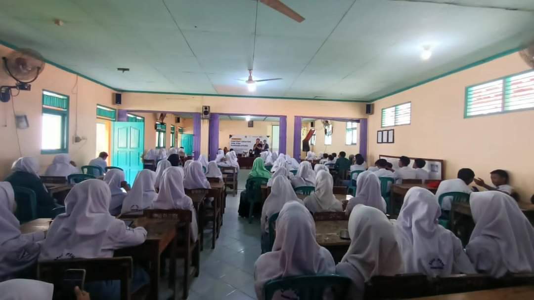 Santri PSM Randublatung mengikuti workshop konten kreator. Foto: Istimewa