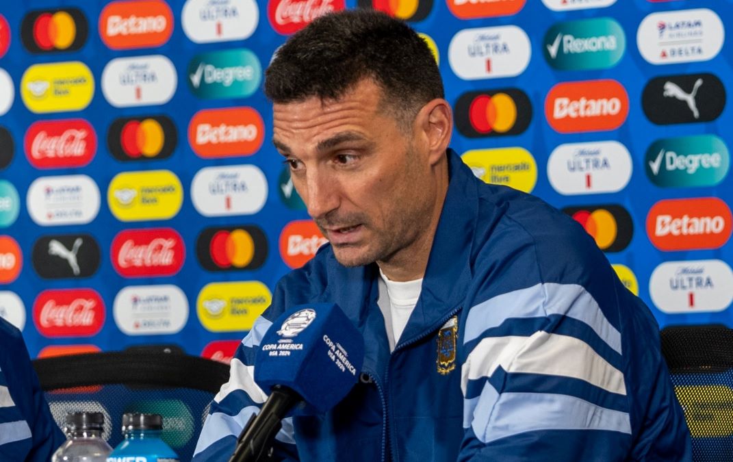 Lionel Scaloni dapat skors satu pertandingan timnas Argentina di Copa America 2024. Foto: x.com/Argentina
