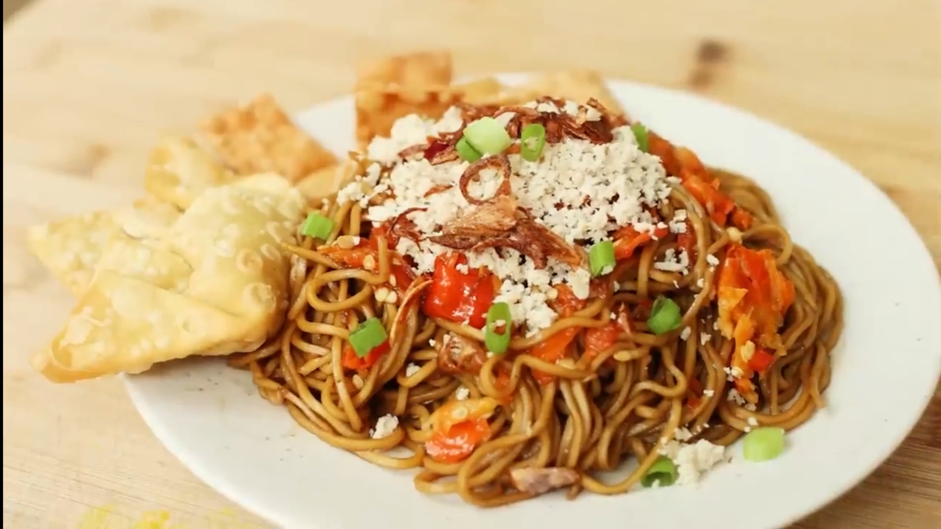 Mie Setan Ala Gacoan. Foto: YouTube Devina Hermawan.