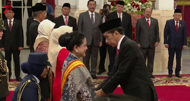 Presiden Jokowi Beri Gelar Kehormatan ke 18 tokoh di Indonesia. (Foto: YouTube Sekretariat Presiden)