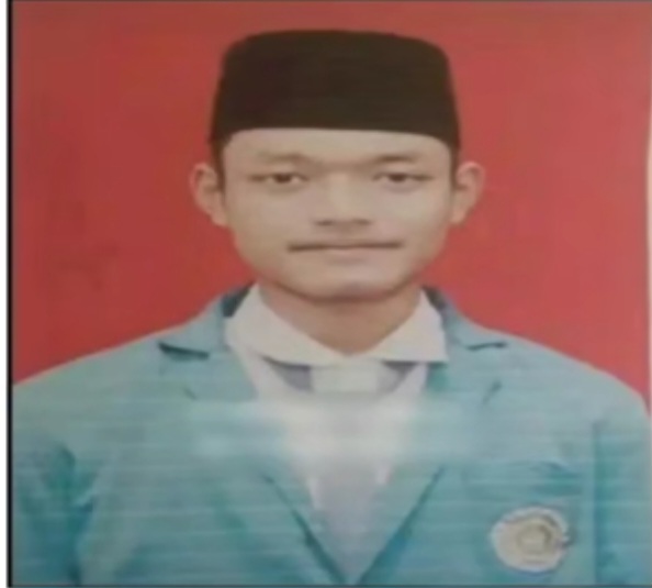 Sosok siswa yang melakukan pembacokan pada gurunya sendiri di Demak. Foto: TikTok @pop.mie2