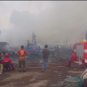Kebakaran Melanda Pasar Kliwon Solo, Api Merembet Hingga ke Rumah Warga 