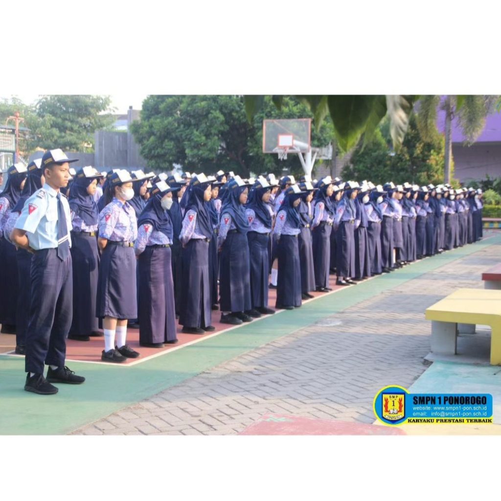 Kepala sekolah minta siswa SMPN 1 Ponorogo bayar iuran jutaan demi beli mobil baru. FOTO: Instagram.com/smpn1ponorogo