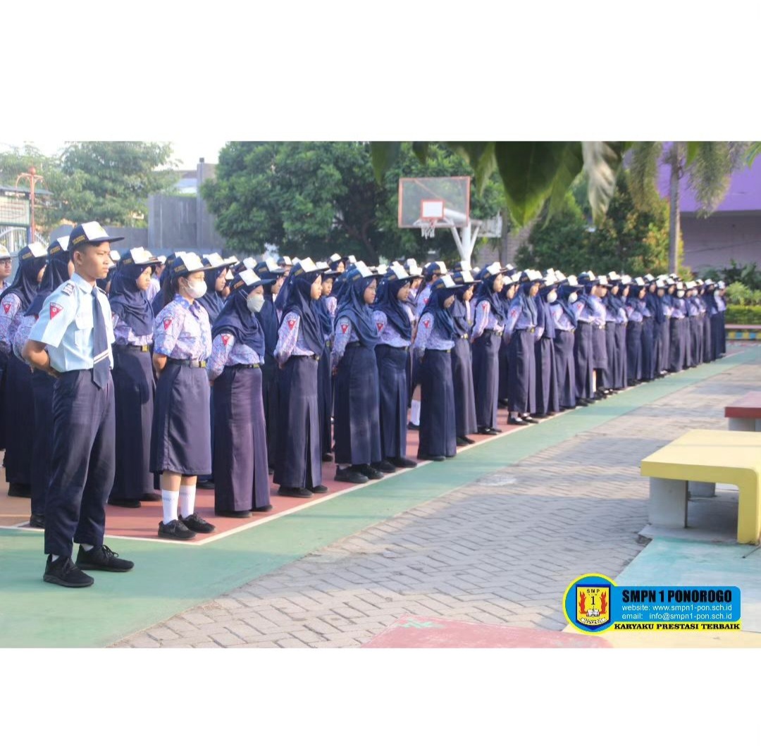 Kepala sekolah minta siswa SMPN 1 Ponorogo bayar iuran jutaan demi beli mobil baru. FOTO: Instagram.com/smpn1ponorogo