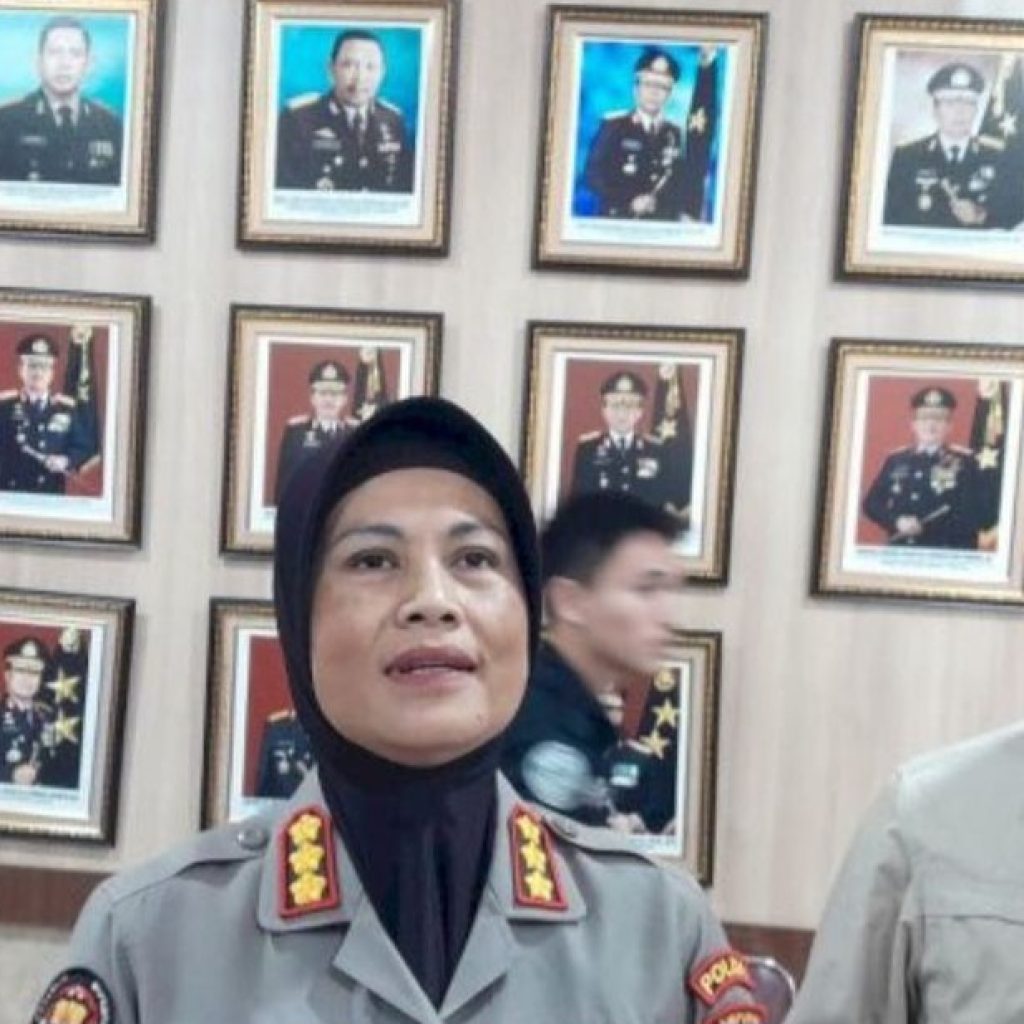 Kabid Humas Polda Lampung, Kombes Umi Fadillah Astutik saat memberikan keterangan terkait oknum dosen yang digerebek saat ngamar dengan mahasiswinya. FOTO: Instagram.com/bengkuluinfo