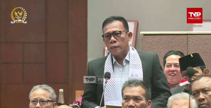 Anggota Komisi XI DPR RI Fraksi PDIP, Masinton Pasaribu mengajukan interupsi di rapat Paripurna DPR RI Pembukaan Masa Persidangan II Tahun Sidang 2023-2024 di Kompleks Parlemen, Senayan, Jakarta, Selasa (31/10/2023). FOTO: Tangkapan layar YouTube DPR RI.