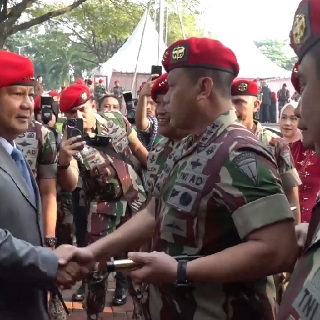 Gagahnya Menhan Prabowo, Kenakan Baret Merah di HUT ke-72 Kopassus