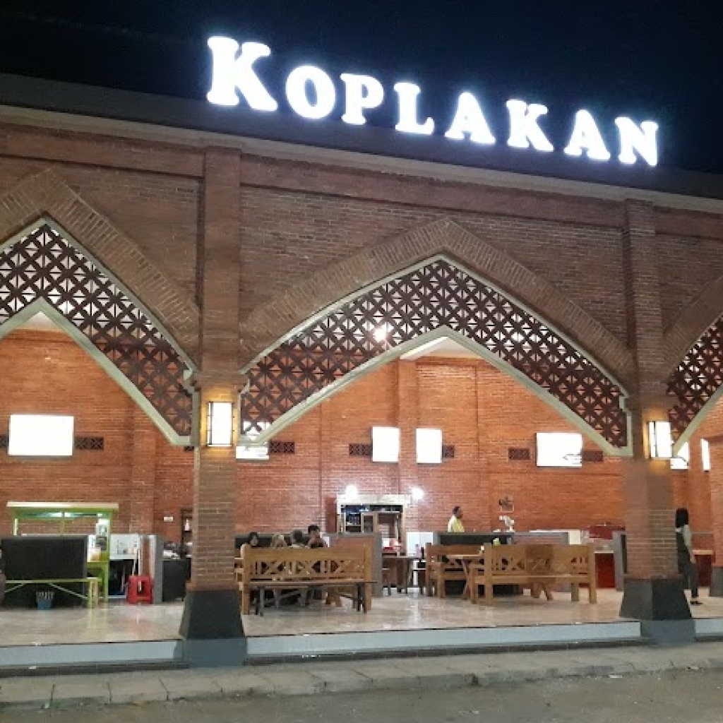 TUTURPEDIA - Menggali Kelezatan Makanan Khas Kabupaten Blora di Pusat Kuliner Koplakan