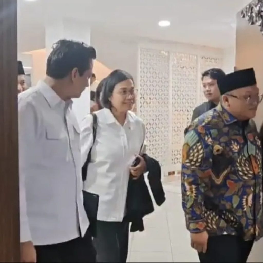 TUTURPEDIA - Airlangga Pastikan Sri Mulyani Hadiri Sidang Kabinet, Bantah Isu Mundur